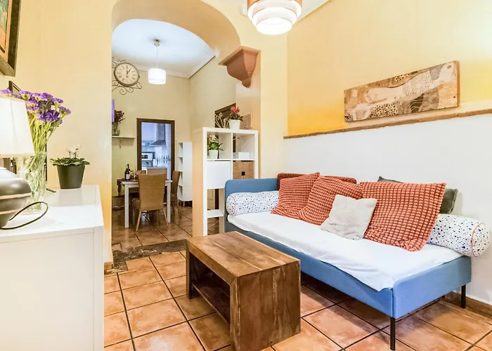 Lovely Apartment In Cordoba With Kitchen